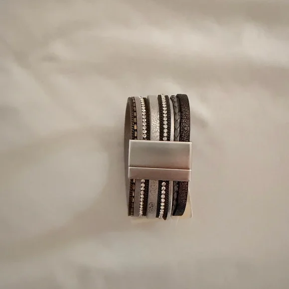 SAACHI Multi-Layer Bracelet - Picture 2 of 3